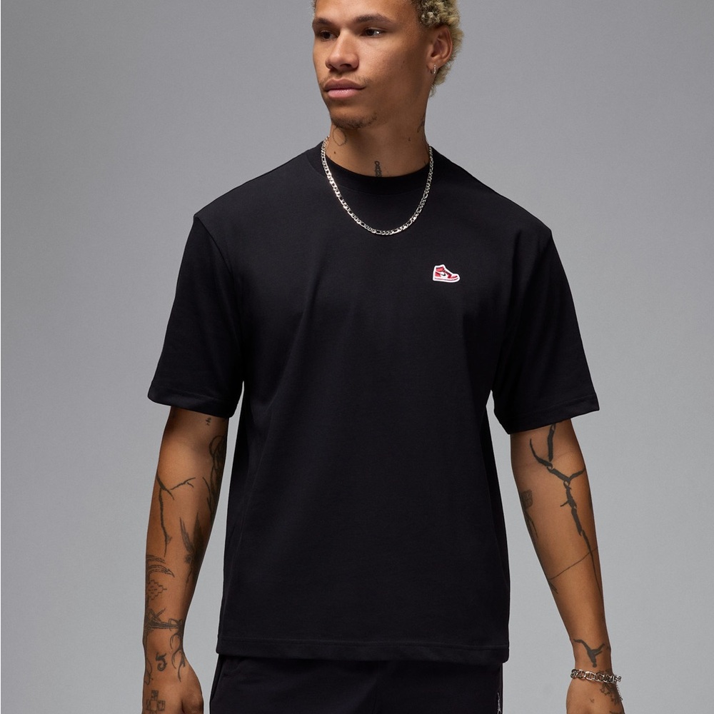 NWT Nike Black Sneakerpatch T-Shirt Air Jordan